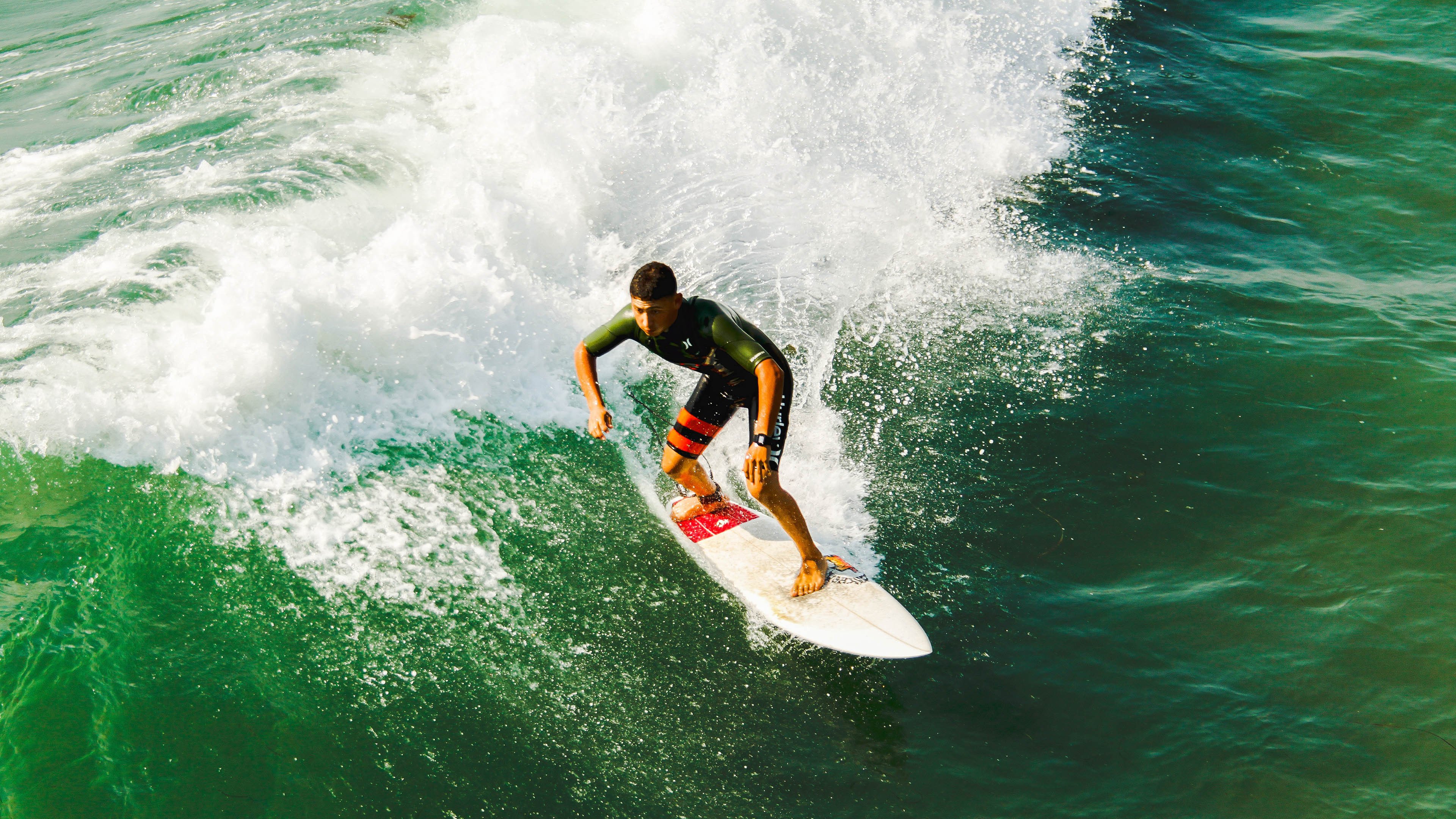 英超：曼城4-2逆转利物浦，争冠悬念再度升温，英超曼城4_1利物浦