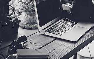 kering.com-AC米兰强势登顶 意甲竞争白热化，ac米兰意甲战绩